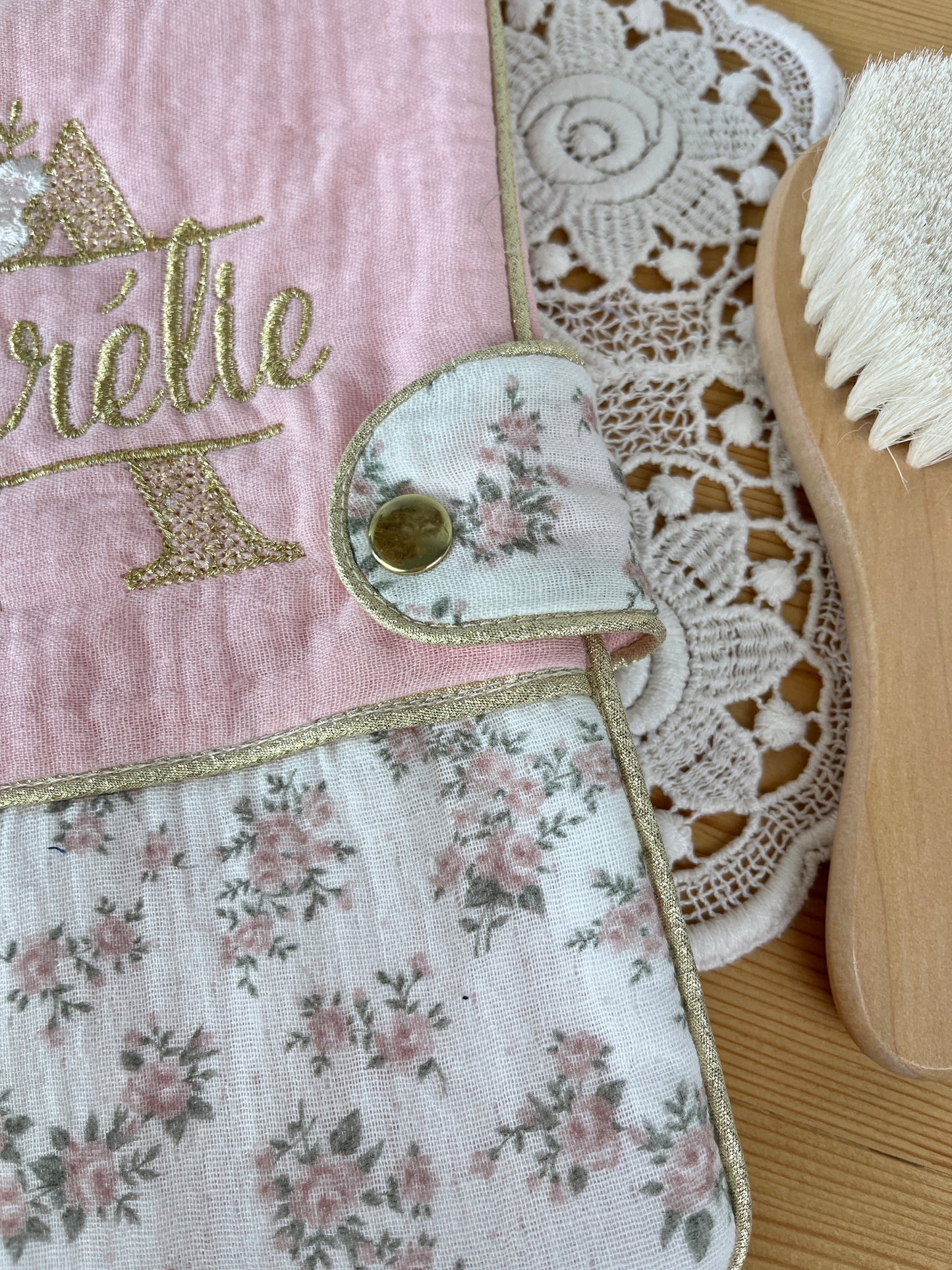 Mahé le protège carnet gaze lilou et rose