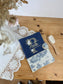 Ensemble : protège carnet et sac Eglantine initiale dentelle personnalisable