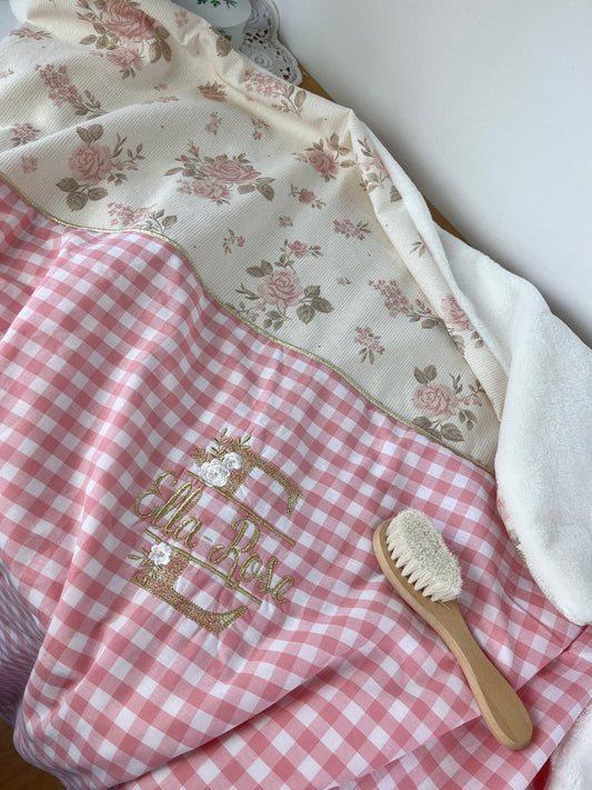 La couverture jacquard et vichy rose