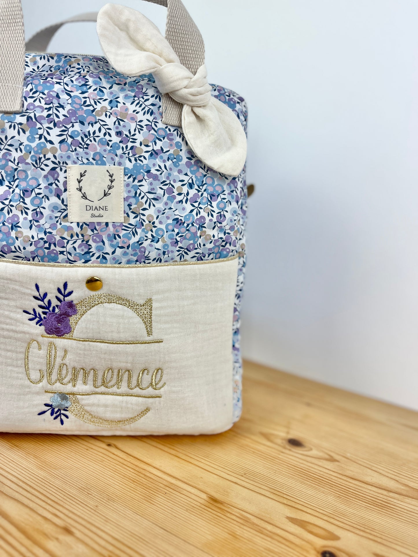 Le sac à dos enfant Ombeline initiale dentelle et prénom