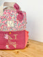 Le sac à dos enfant Ombeline personnalisé double gaze framboise et liberty wiltshire pois de senteur