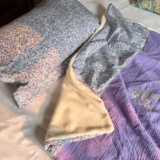 Ensemble sieste : couverture taille enfant et taie d'oreiller 100% personnalisable