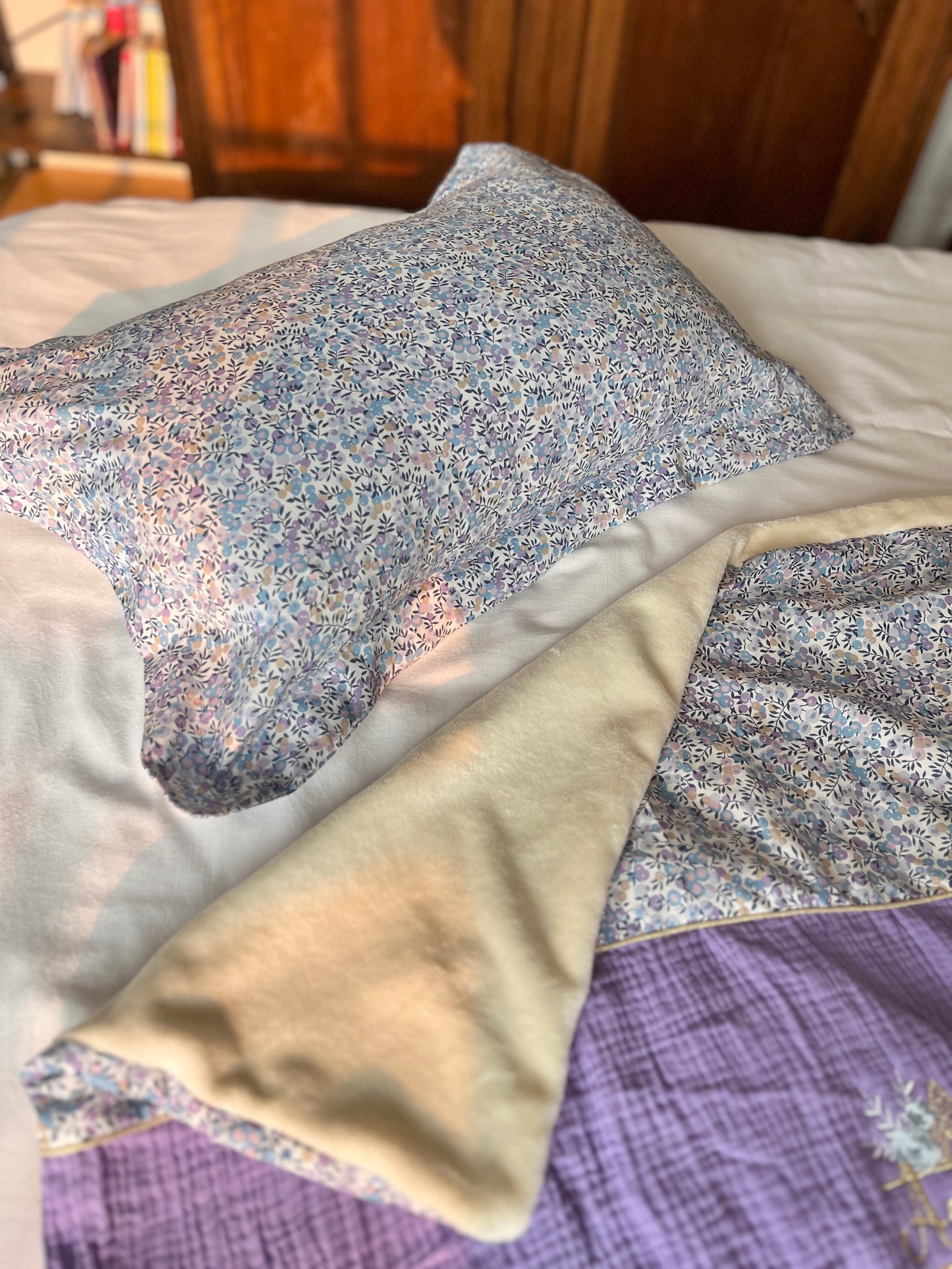Ensemble sieste : couverture taille enfant et taie d'oreiller 100% personnalisable