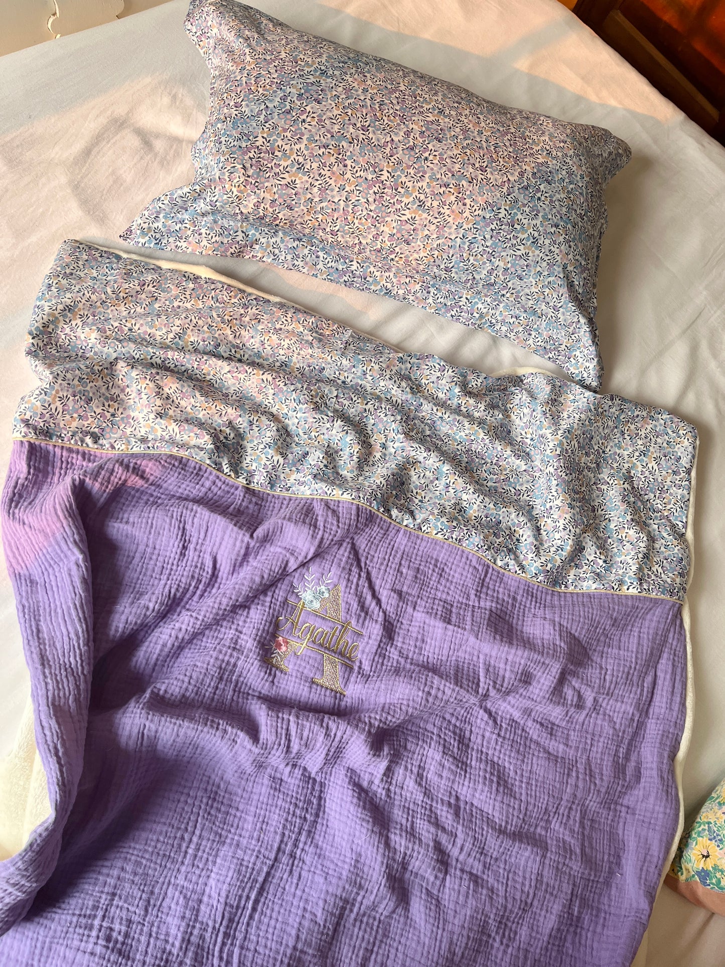 Ensemble sieste : couverture taille enfant et taie d'oreiller 100% personnalisable