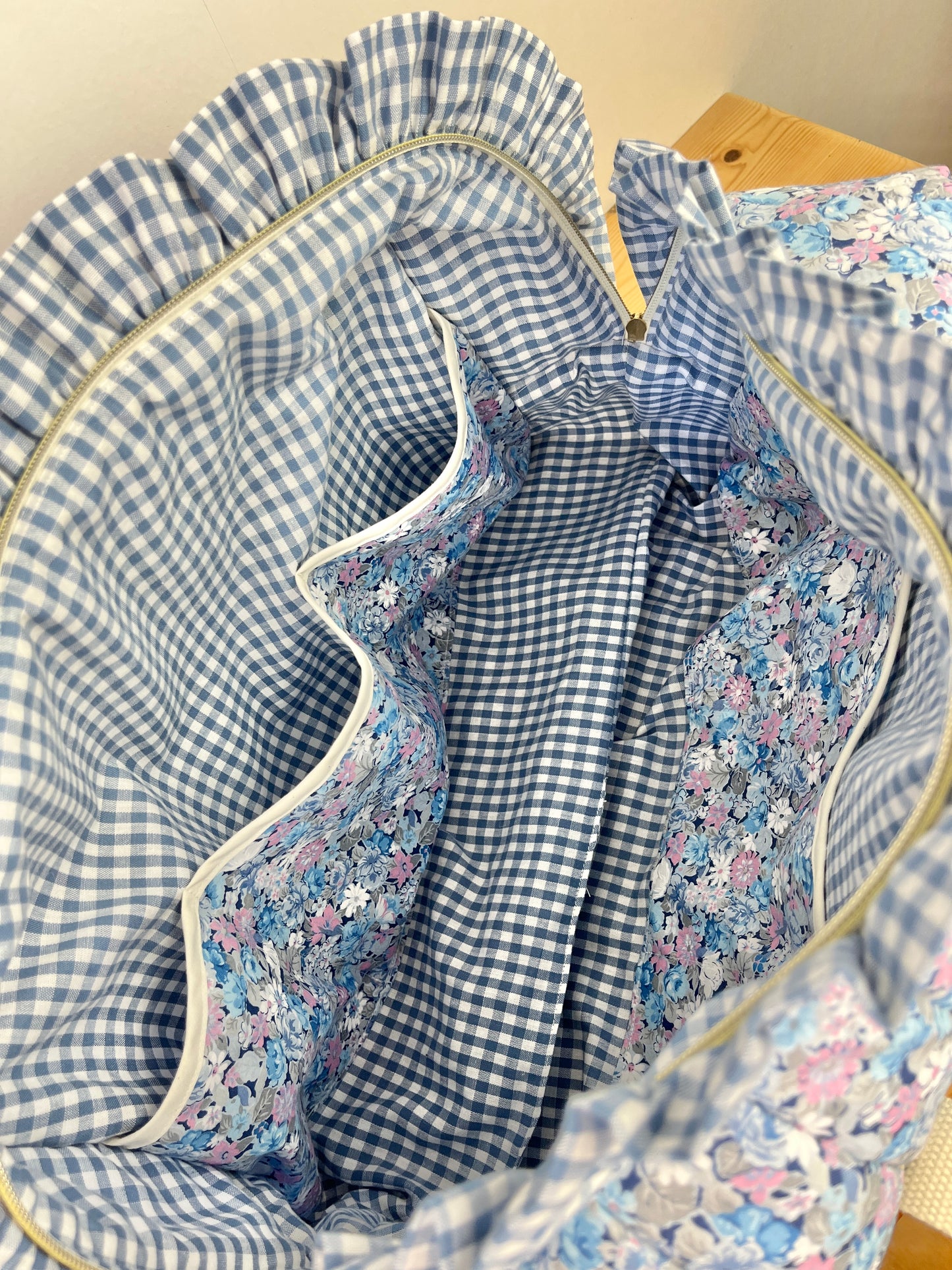 Ensemble sac et trousse de beauté volant matelassé