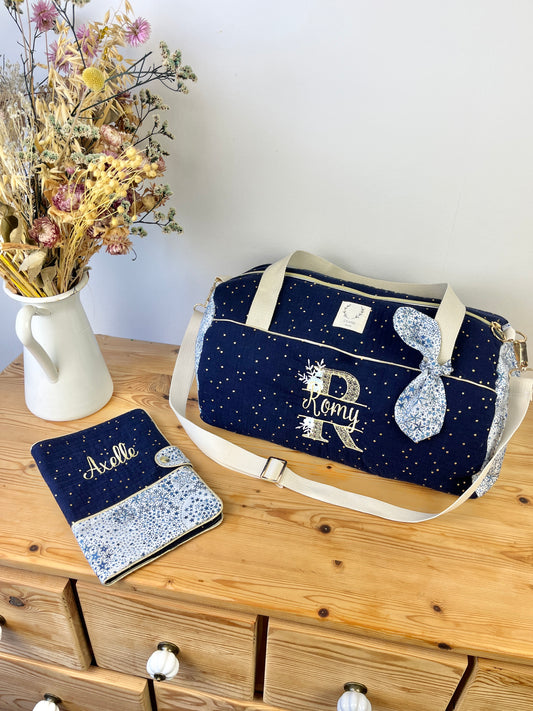 Ensemble : sac polochon et protège carnet marine doré Adelajda