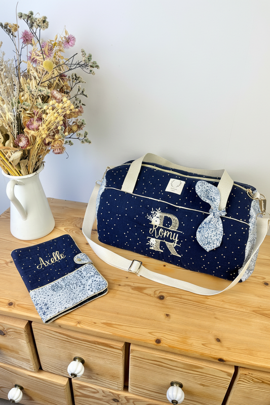 Ensemble : sac polochon et protège carnet marine doré Adelajda