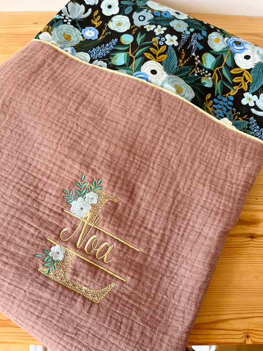Couverture gaze chataîgne et garden party blue
