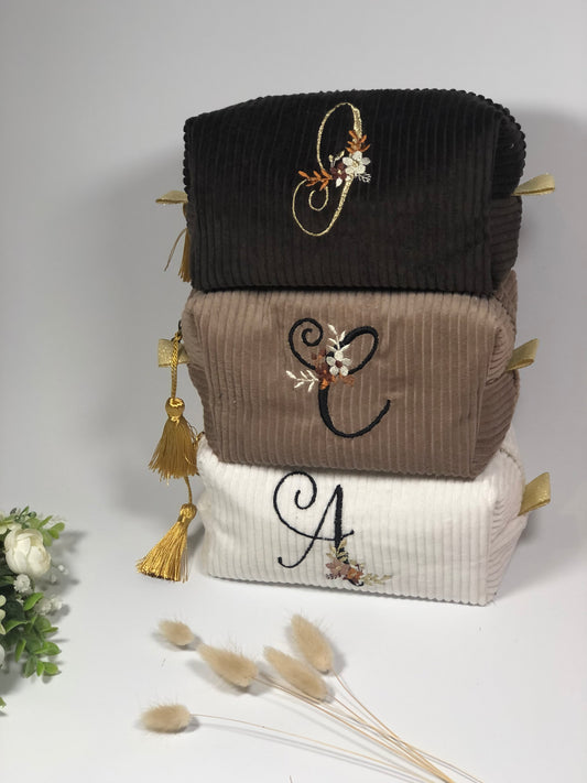 Chloé la trousse de beauté Initiale florale