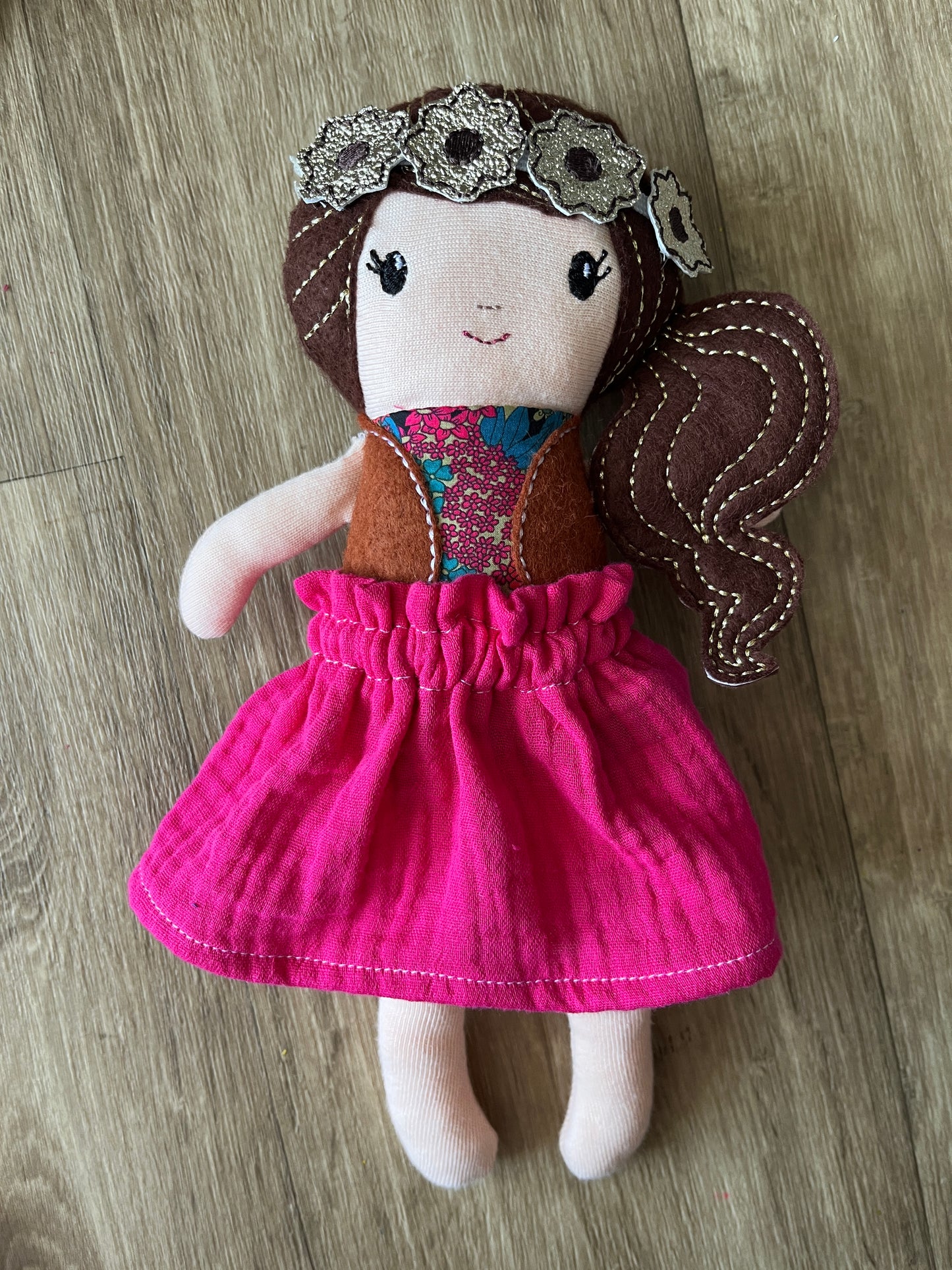 Chloé, la poupée artisanale – Objet de décoration