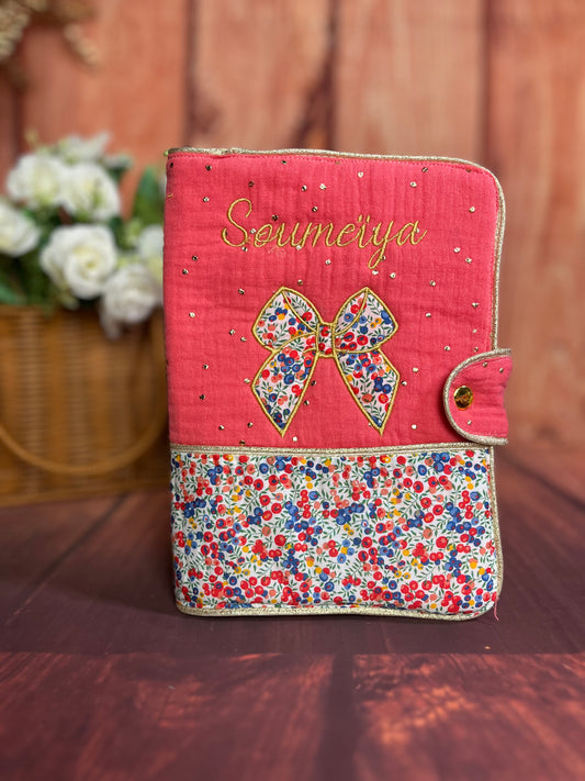 Protège carnet de santé noeud appliqué
