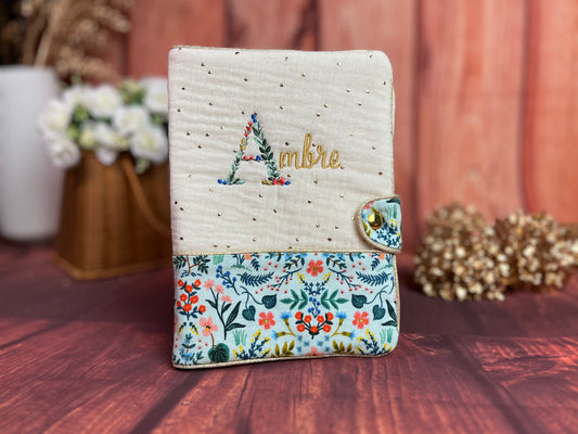 Protège carnet de santé prénom fleurs